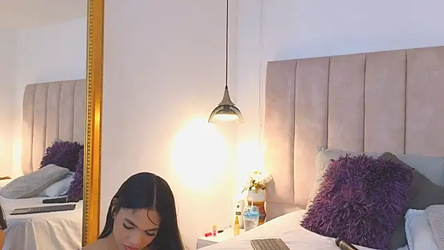 Snapshot of arianaa_miller_ chatting on 09-08-25, 07:24 arianaa miller  online show from 09-08-25, 07:24