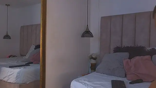 Snapshot of arianaa_miller_ chatting on 09-27-25, 08:03 arianaa miller  online show from 09-27-25, 08:03