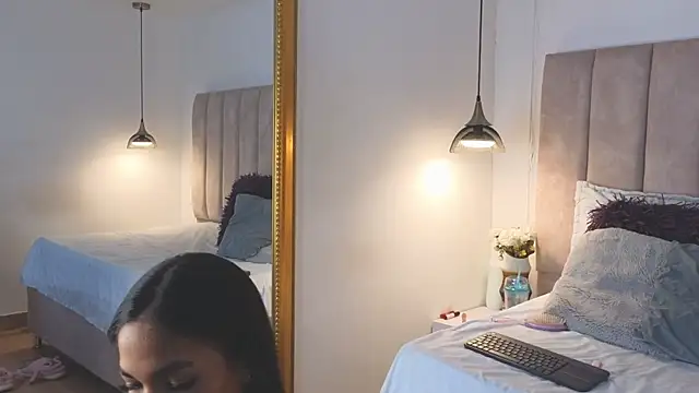 Snapshot of arianaa_miller_ chatting on 10-04-25, 07:56 arianaa miller  online show from 10-04-25, 07:56