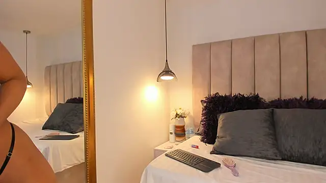 arianaa miller  online show from 11-15-25, 07:54