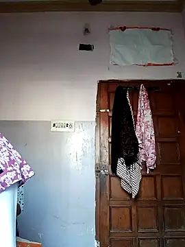 Snapshot of sanu_07 chatting on 09-18-25, 05:09 sanu 07 online show from 09-18-25, 05:09