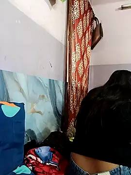 Snapshot of sanu_07 chatting on 10-13-25, 05:40 sanu 07 online show from 10-13-25, 05:40