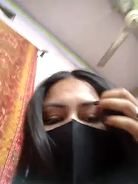 Snapshot of sanu_07 chatting on 10-28-25, 05:00 sanu 07 online show from 10-28-25, 05:00