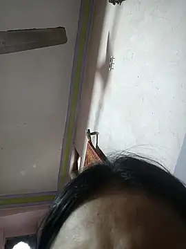 Snapshot of sanu_07 chatting on 12-05-25, 05:05 sanu 07 online show from 12-05-25, 05:05