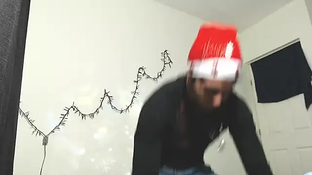 Snapshot of Penelope77 chatting on 12-18-25, 05:24 Penelope77 online show from 12-18-25, 05:24