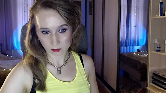 Snapshot of ClassyInna chatting on 10-17-25, 08:39 ClassyInna online show from 10-17-25, 08:39