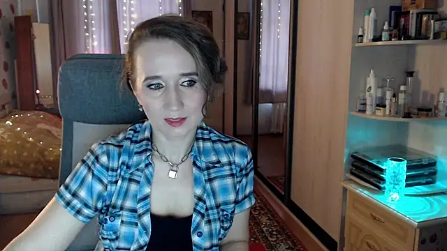 Snapshot of ClassyInna chatting on 10-21-25, 08:37 ClassyInna online show from 10-21-25, 08:37