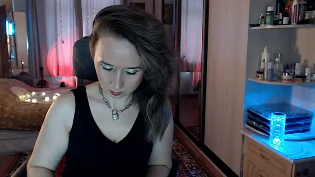 Snapshot of ClassyInna chatting on 11-11-25, 08:36 ClassyInna online show from 11-11-25, 08:36