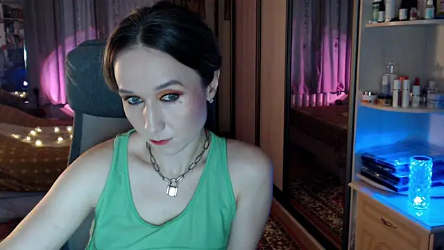 Snapshot of ClassyInna chatting on 11-27-25, 08:38 ClassyInna online show from 11-27-25, 08:38