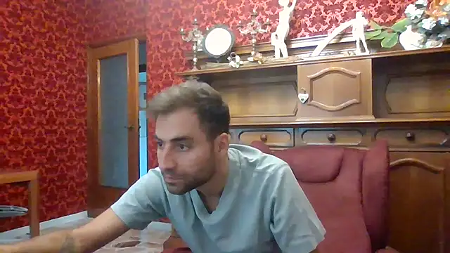 Snapshot of Torissimo92 chatting on 09-21-25, 04:52 Torissimo92 online show from 09-21-25, 04:52