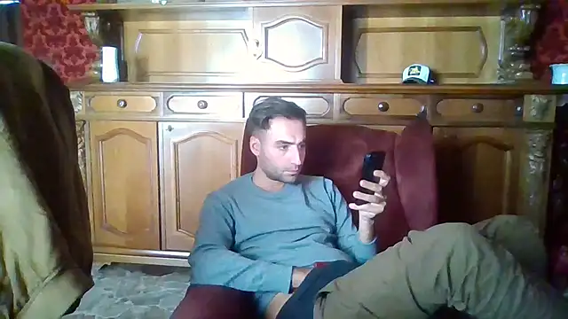 Snapshot of Torissimo92 chatting on 10-10-25, 10:03 Torissimo92 online show from 10-10-25, 10:03