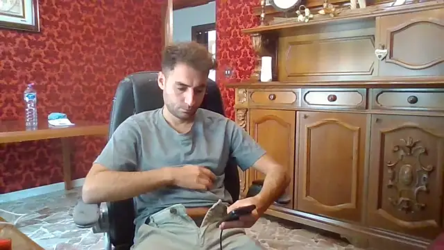 Snapshot of Torissimo92 chatting on 10-17-25, 10:18 Torissimo92 online show from 10-17-25, 10:18