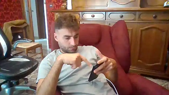 Snapshot of Torissimo92 chatting on 10-23-25, 08:13 Torissimo92 online show from 10-23-25, 08:13