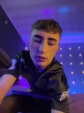 SebastianHilton online show from 04-27-26, 01:31