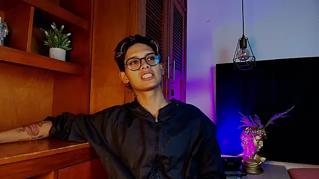 massimo alessandro online show from 09-26-25, 05:11