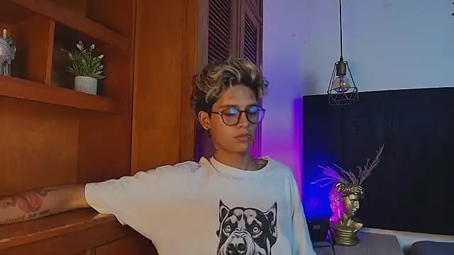 massimo alessandro online show from 10-03-25, 03:36