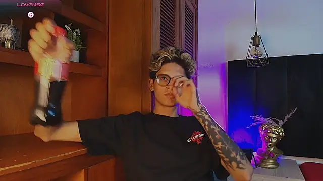 massimo alessandro online show from 10-11-25, 04:12