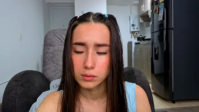 Adhara Kitten online show from 05-20-26, 01:39