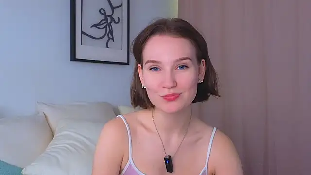 QueenieHathaway online show from 10-22-25, 01:50