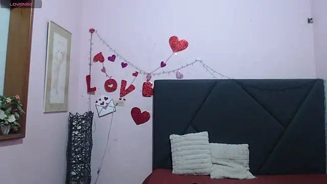 pamela echeverria online show from 04-17-26, 11:24