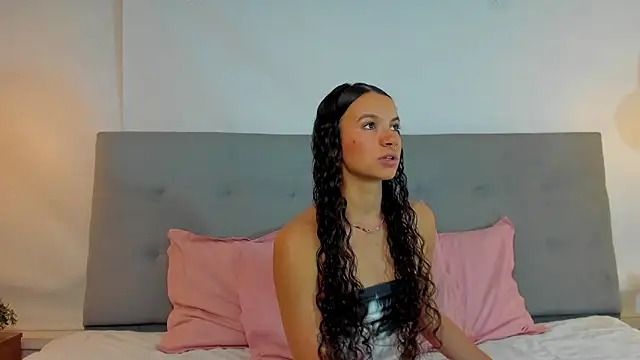 Luna Claire online show from 09-24-25, 12:52