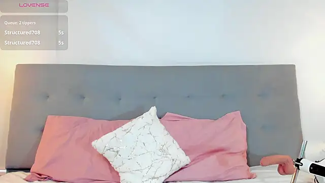 Luna Claire online show from 11-16-25, 02:44