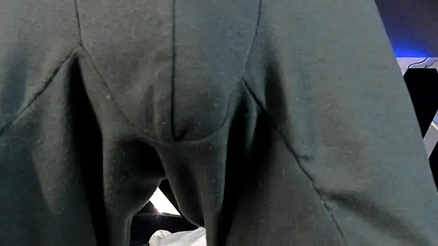 Snapshot of NickandAbby_ chatting on 05-19-26, 01:56 NickandAbby online show from 05-19-26, 01:56