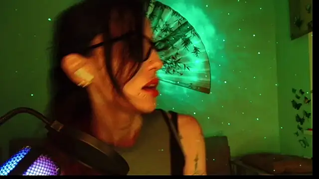 KiotoShine online show from 11-30-25, 05:17