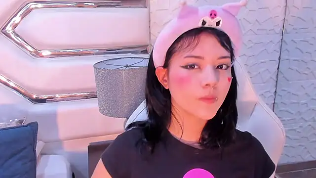 Snapshot of TatiLee chatting on 11-07-25, 11:16 TatiLee online show from 11-07-25, 11:16