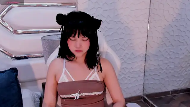 TatiLee online show from 11-14-25, 06:50