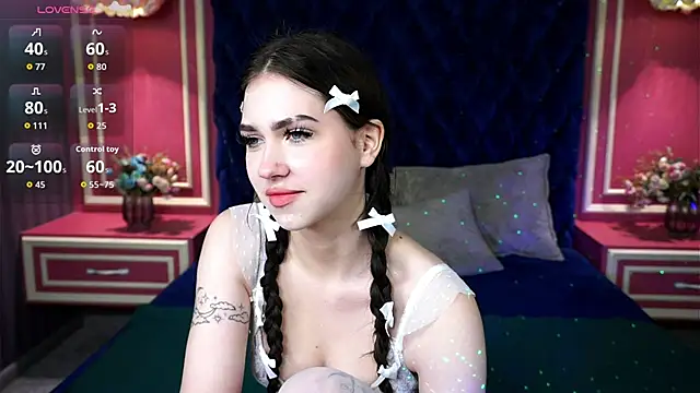 Snapshot of RuthandJess chatting on 10-02-25, 08:49 RuthandJess online show from 10-02-25, 08:49