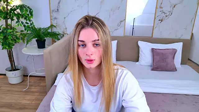 SweetyLicky online show from 03-10-26, 04:01