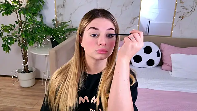 SweetyLicky online show from 07-20-26, 04:09