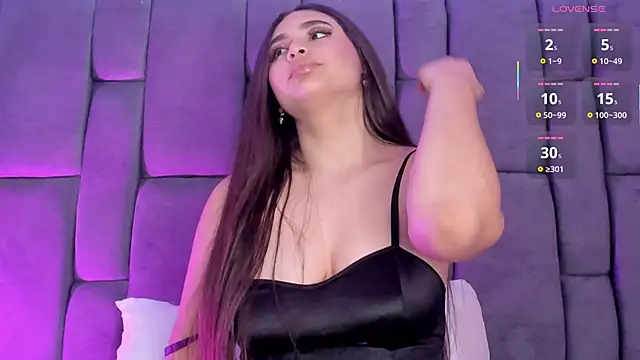 Snapshot of LeylaWoods chatting on 09-28-25, 01:00 LeylaWoods online show from 09-28-25, 01:00