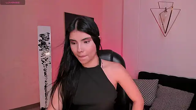 MiaLaurence online show from 10-30-25, 07:47