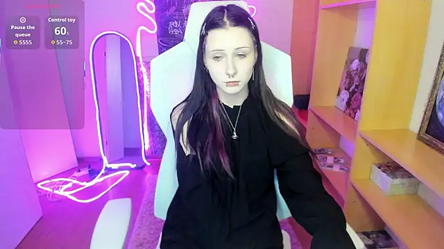 AmamiDark online show from 10-15-25, 01:39