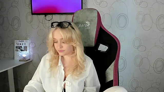 Julliakoill online show from 03-03-26, 09:26