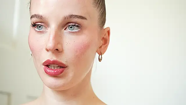 ellaa91 online show from 10-31-25, 06:53