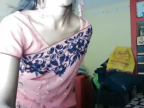 ROSE GOLDE online show from 10-05-25, 02:48