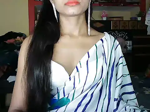 ROSE GOLDE online show from 10-08-25, 04:26