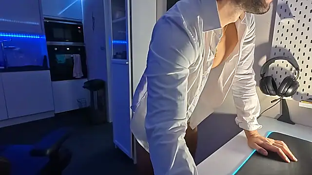 Snapshot of boiteasex chatting on 09-15-25, 03:34 boiteasex online show from 09-15-25, 03:34