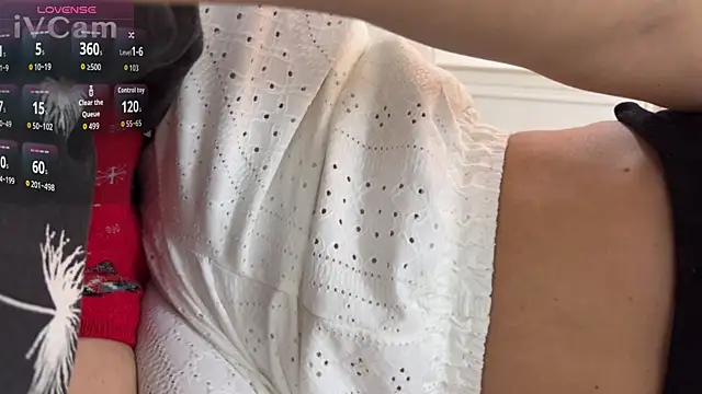 Snapshot of K0ketka chatting on 11-17-25, 10:37 K0ketka online show from 11-17-25, 10:37