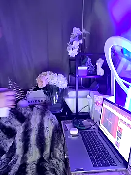 Snapshot of iamlalamilano chatting on 02-18-26, 01:18 iamlalamilano online show from 02-18-26, 01:18