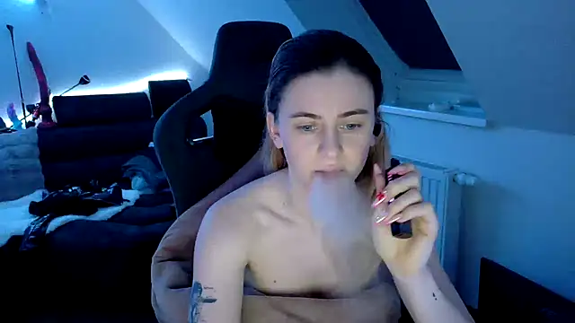 Snapshot of Melly4You chatting on 03-13-26, 10:27 Melly4You online show from 03-13-26, 10:27