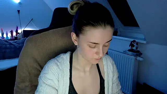 Melly4You online show from 04-26-26, 09:23