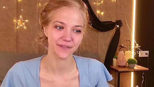 4example Chloe online show from 04-23-26, 05:30