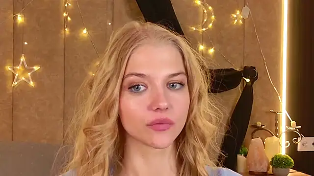 4example Chloe online show from 04-23-26, 12:40