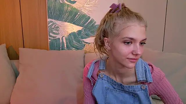 4example Chloe online show from 04-25-26, 05:32