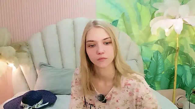 4example Chloe online show from 06-21-26, 05:32
