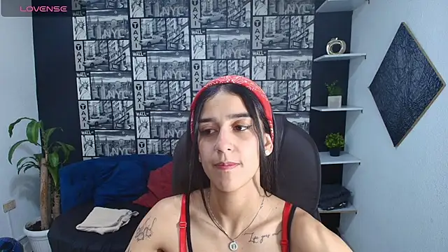 Snapshot of DanielaMonroe chatting on 09-17-25, 08:21 DanielaMonroe online show from 09-17-25, 08:21